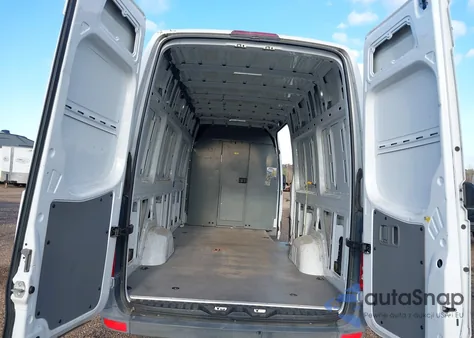 2013 Mercedes-Benz Sprinter 2500 High Roof from USA, damaged, VIN WD3PE8CC1D5781456